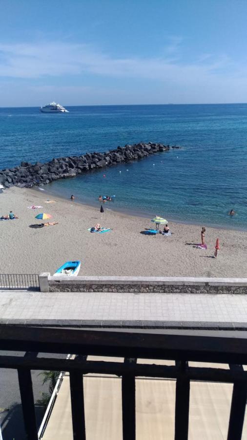 Beachfront Giardini Naxos Exterior photo